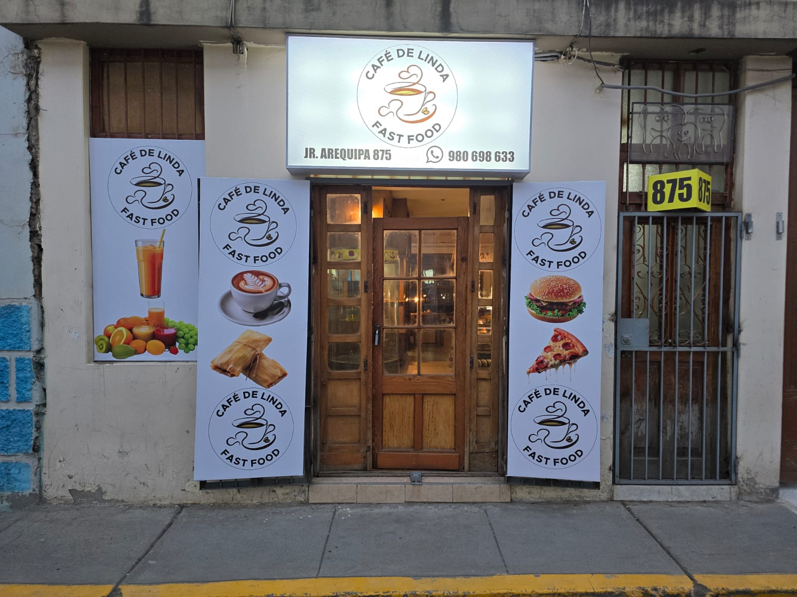 FACHADA DEL CAFÉ DE LINDA